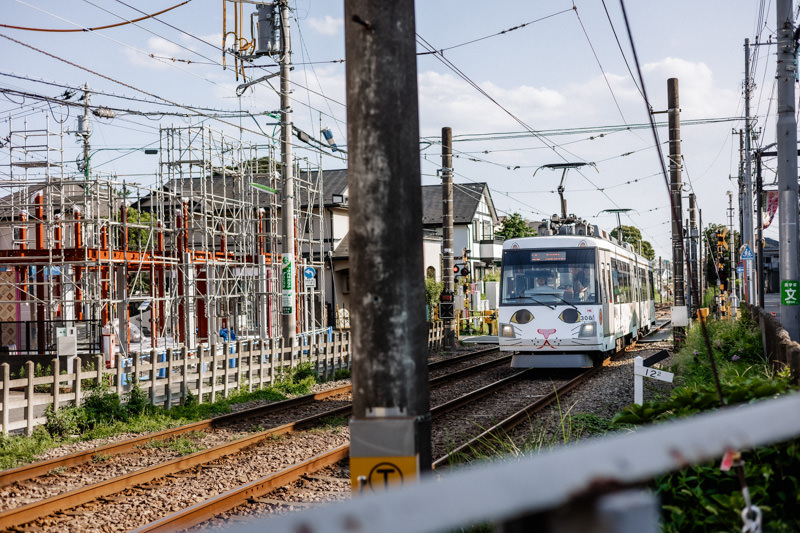 Setagaya Line Lucky Cat Train approaching